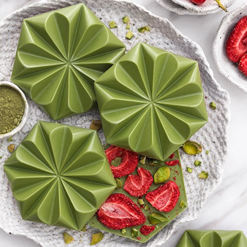 Suncore Foods Matcha Chocolate with Roasted Pistachios & Dried Strawberry Slices