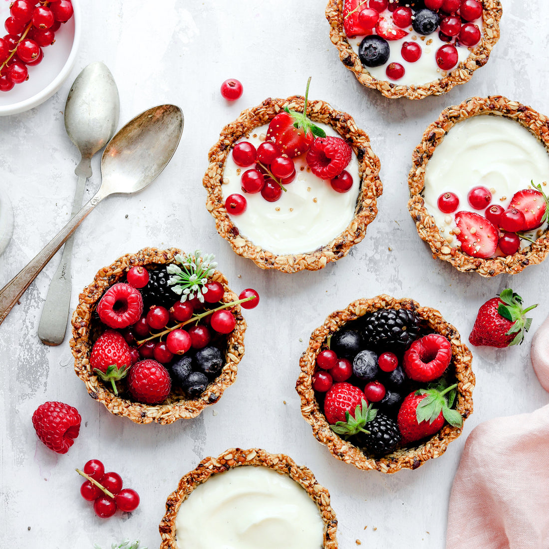 Suncore Foods Black Chia, Hemp Seeds & Cacao Nibs Breakfast Tarts